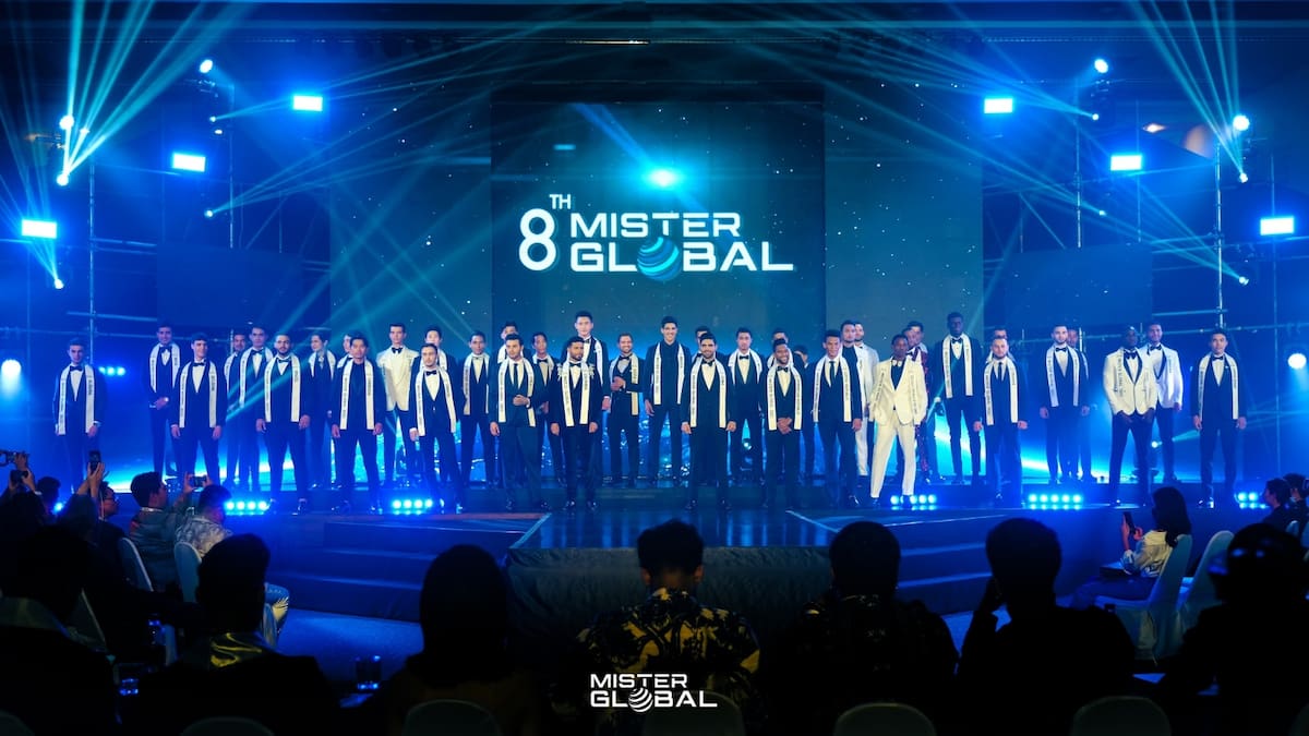 Mister Universo Global presenta a los reyes con sus trajes regionales de cara a la gran final