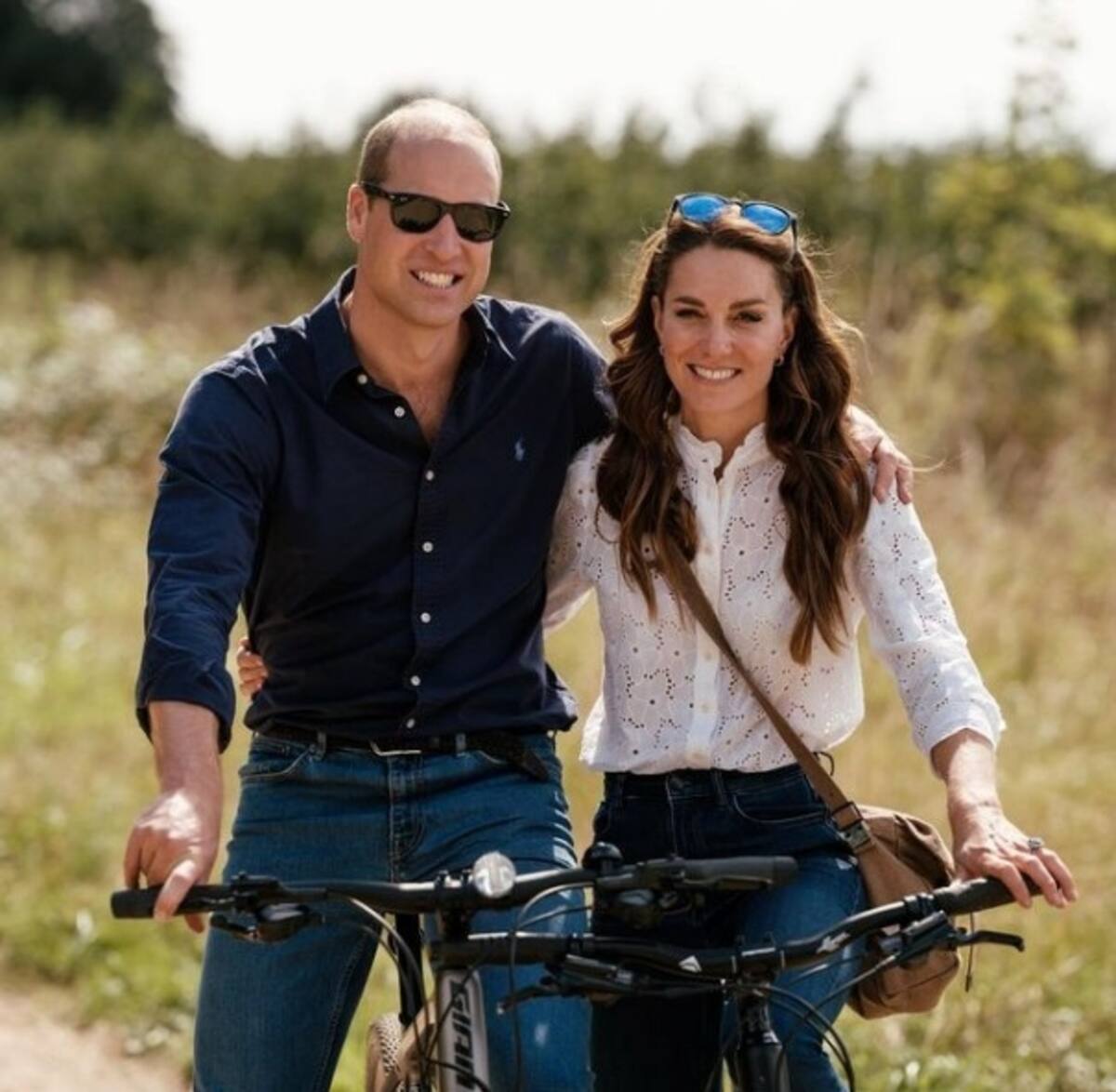 La foto de Kate y William donde los fanáticos reales notaron la falta de la argolla del príncipe. - Créditos: Instagram