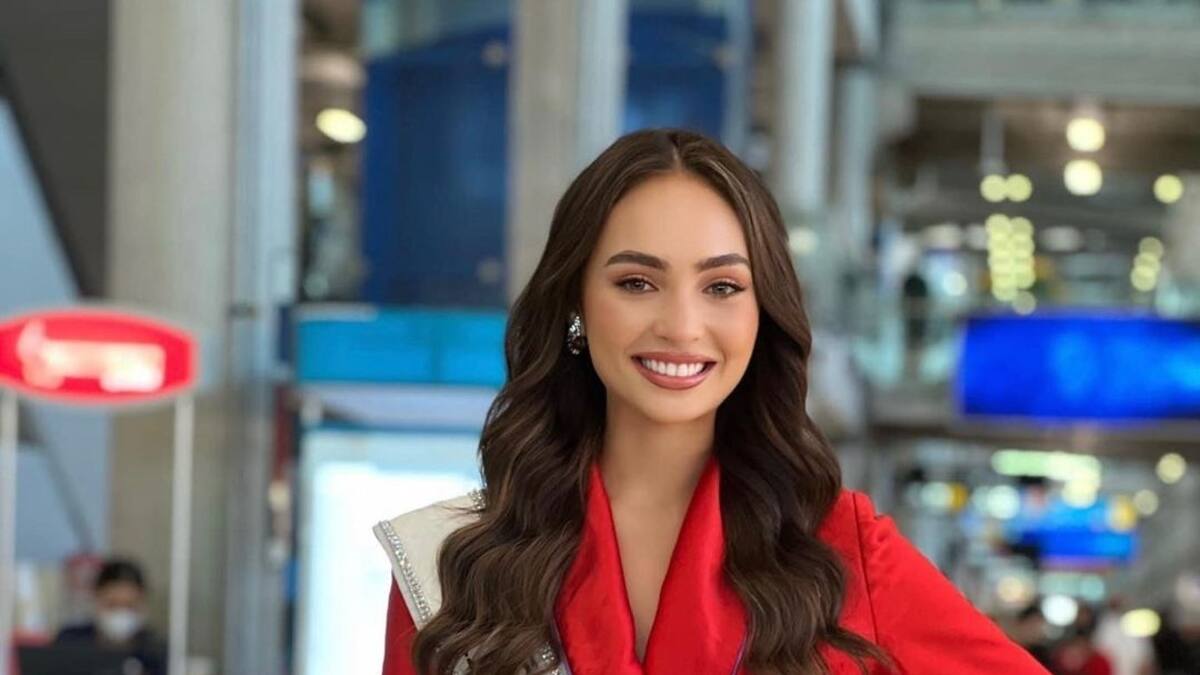 Miss Universo hace frente a las críticas luciendo como Emily in París en su estadía en Bangkok