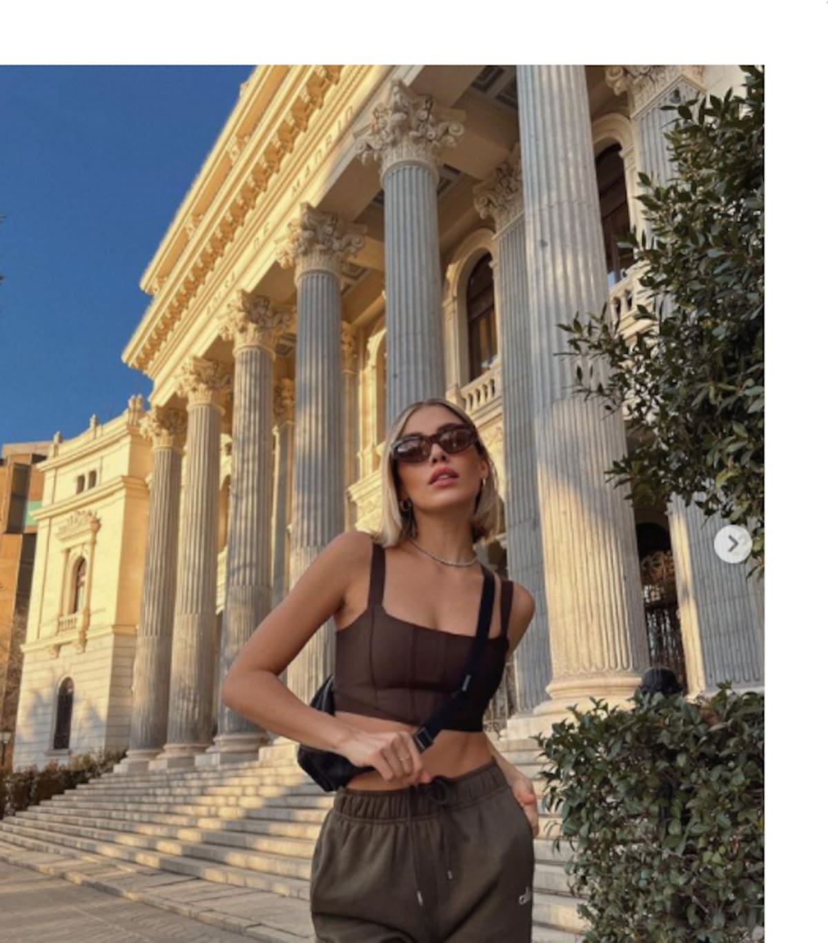 La hija de Luis Miguel tuvo que regresar a España antes de tiempo para estar estar con su ser querido - Créditos: Instagram