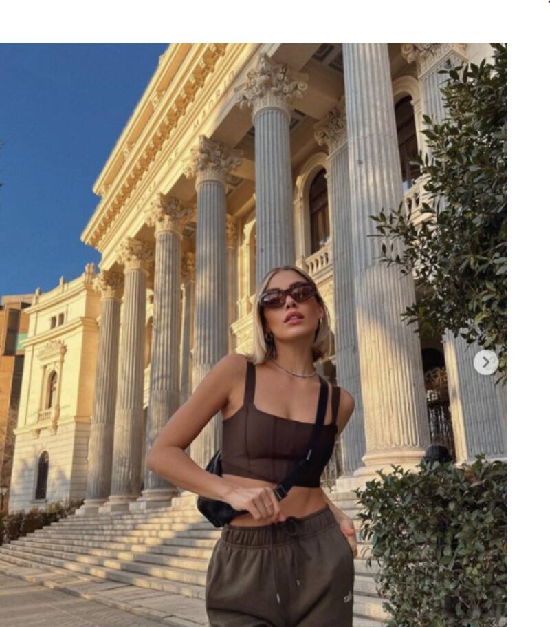 La hija de Luis Miguel tuvo que regresar a España antes de tiempo para estar estar con su ser querido - Créditos: Instagram