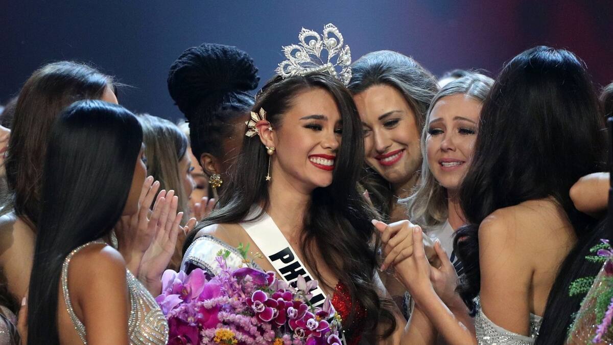 Reina filipina olvida triángulo amoroso con dueña de Miss Universo y anuncia que está comprometida