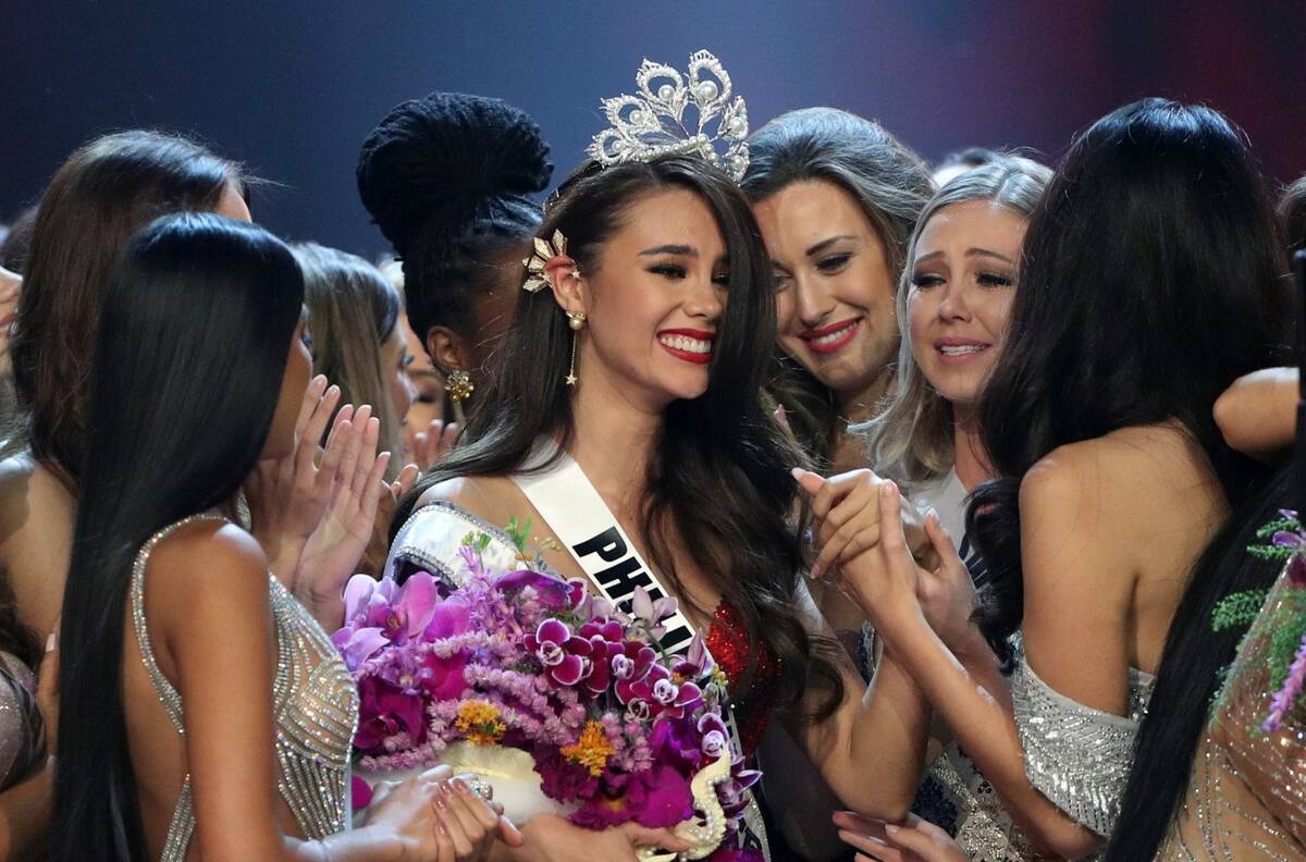 Reina filipina olvida triángulo amoroso con dueña de Miss Universo y anuncia que está comprometida