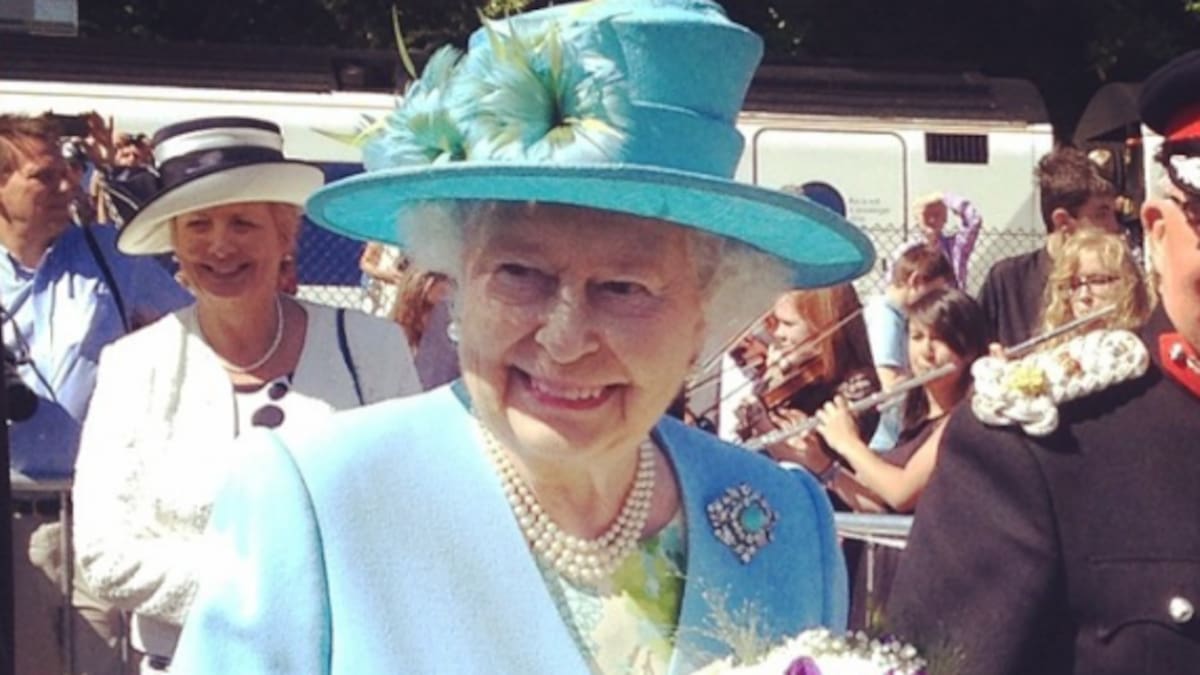 A pesar de su avanzada edad y su salud, ¿podría la Reina Isabel II abdicar al trono muy pronto?