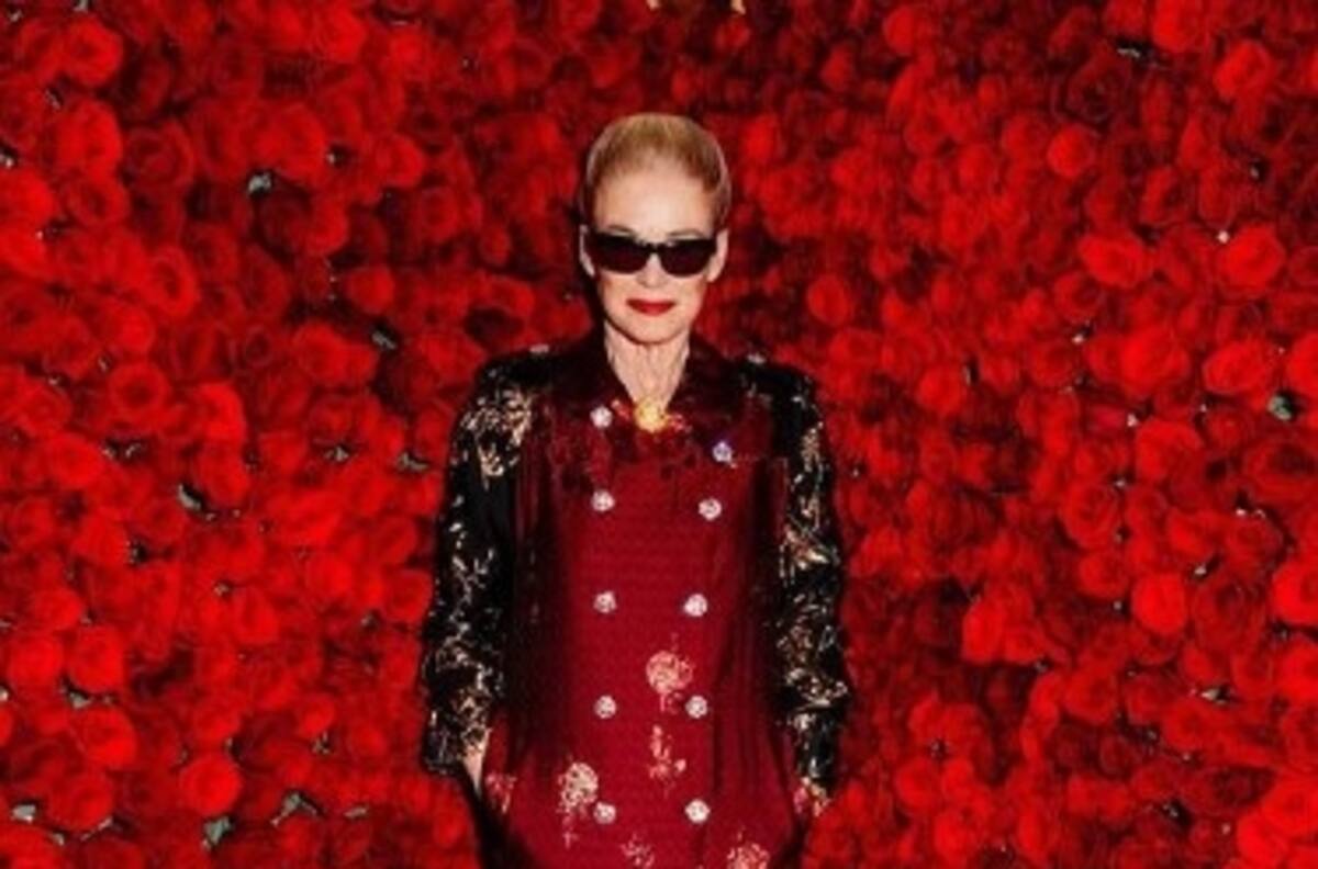 La mujer que hizo cambiar el color de la alfombra roja en los Óscar 2023 después de seis décadas