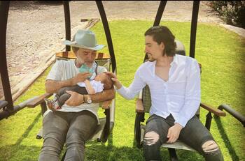 Mía, la nieta de Alejandro Fernández, luce su primer sombrero de charro