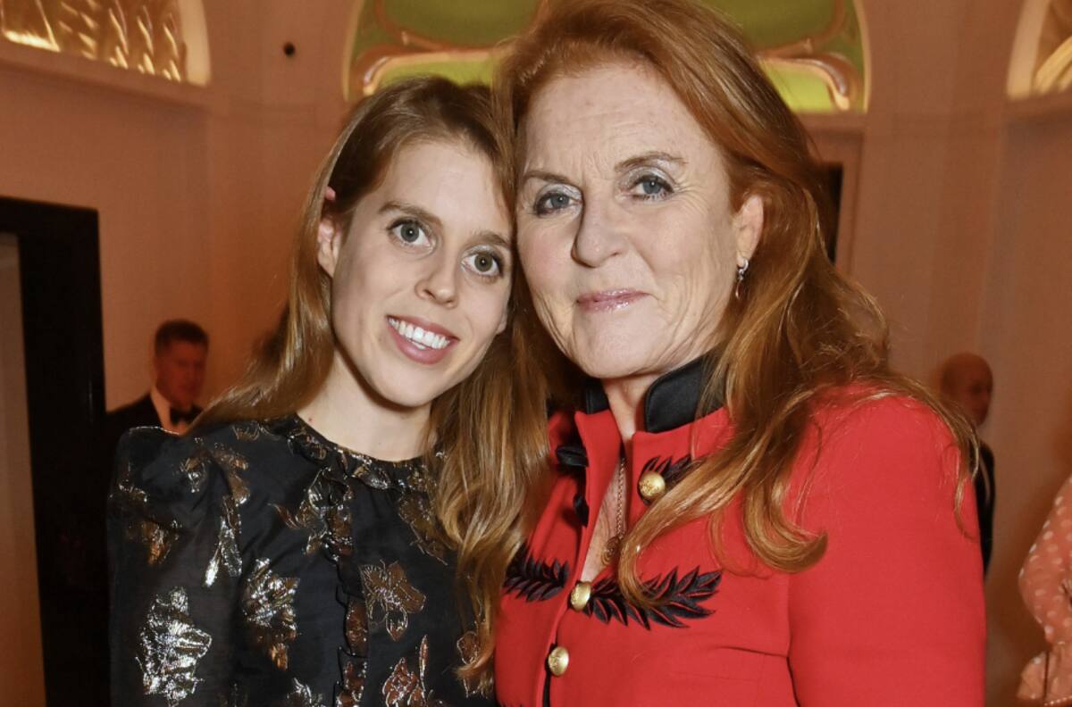La princesa Beatriz recrea look de su mamá, Sarah Ferguson, ante el desaire del rey Carlos III