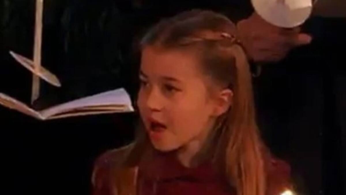 La princesa Charlotte se robó el corazón de los británicos durante el concierto de villancicos