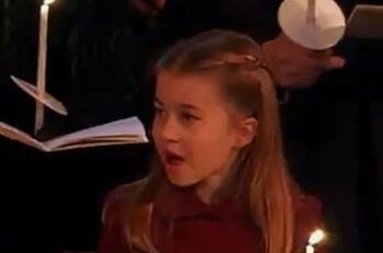 La princesa Charlotte se robó el corazón de los británicos durante el concierto de villancicos