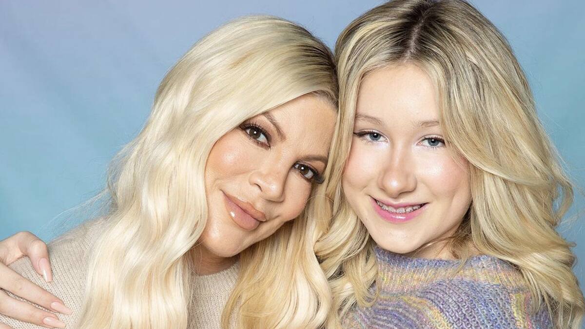 Hija de Tori Spelling padece rara enfermedad que la deja semiciega y con problemas para hablar