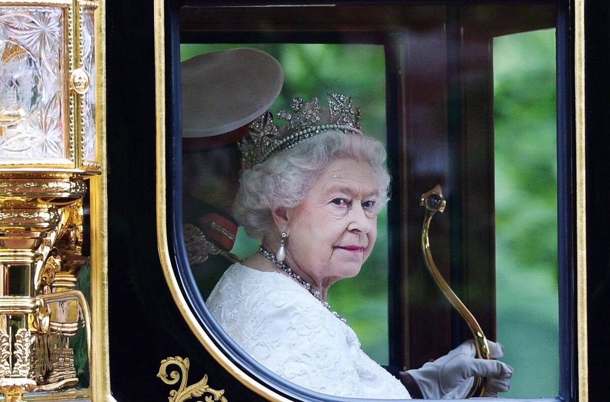 La Reina Isabel II espera no tener otro "año horrible" después de tres décadas