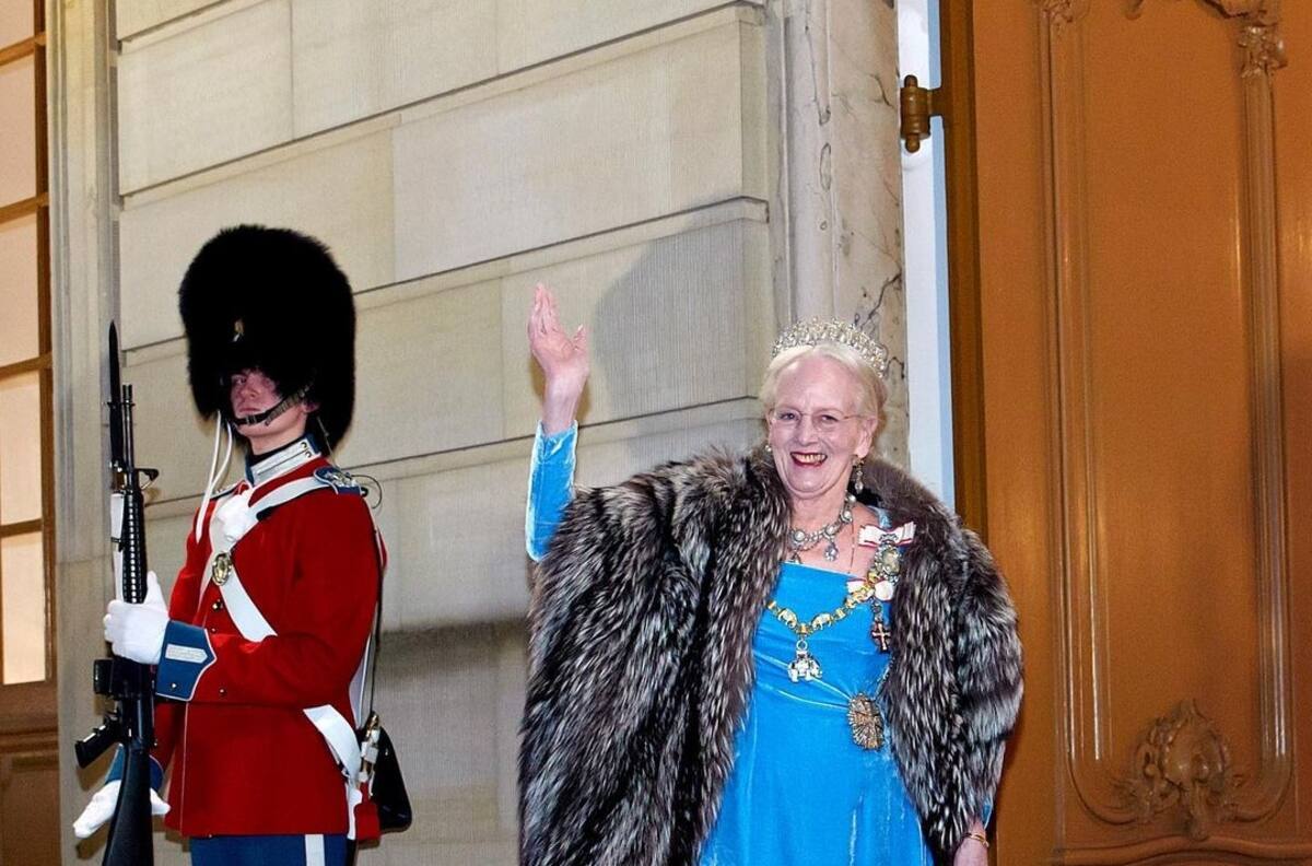 Reina Margarita comienza 2023 con dolor por quitarles títulos de príncipes a sus nietos