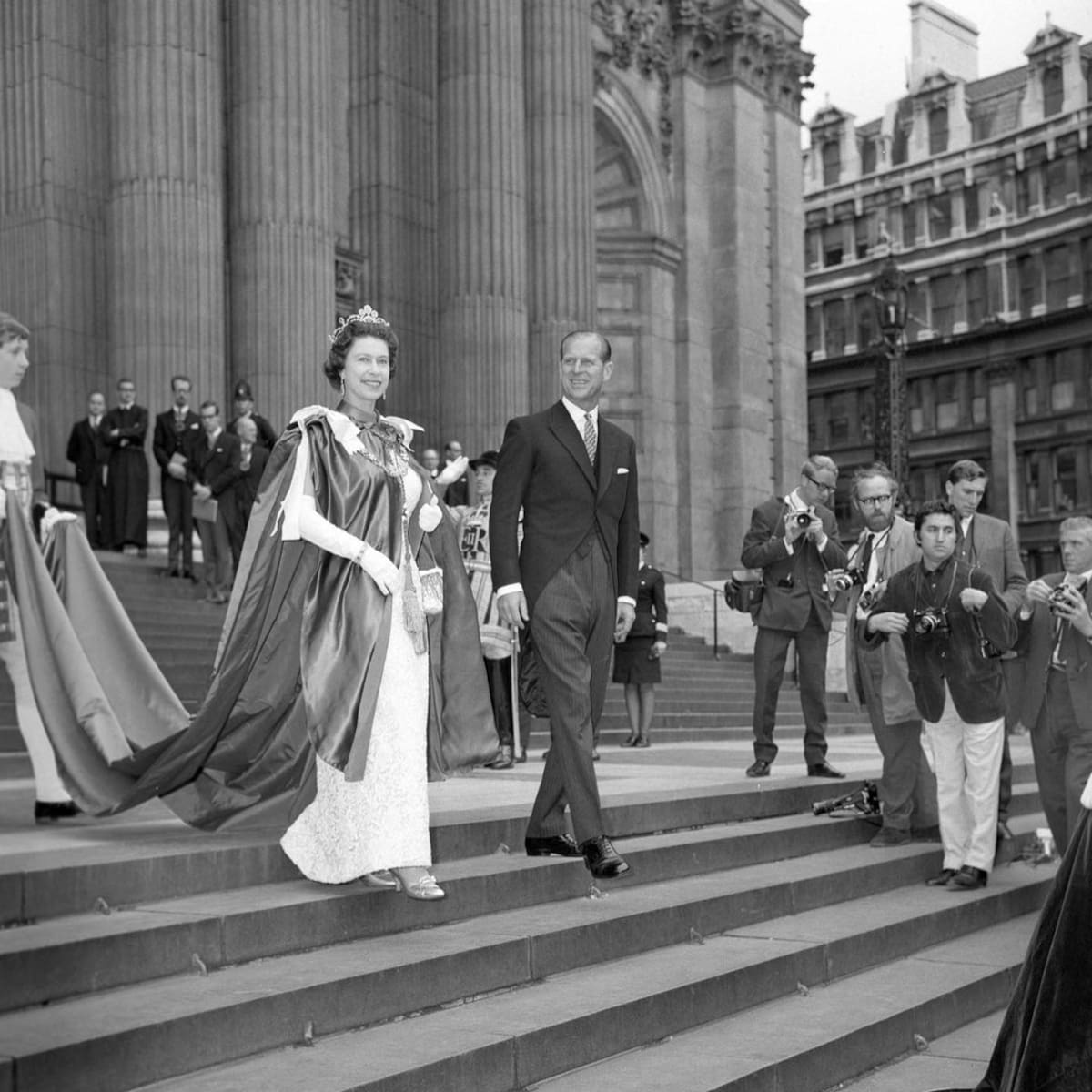 La reina solo usará dos joyas en su entierro - Créditos: Instagram