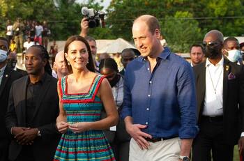 La visita de Kate y William en Jamaica entre muestras de amor y odio