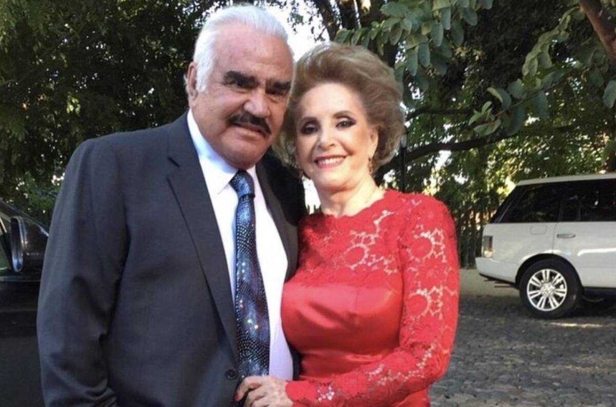 Doña Cuquita hace un ritual que mantendrá toda su vida en honor a Vicente Fernández