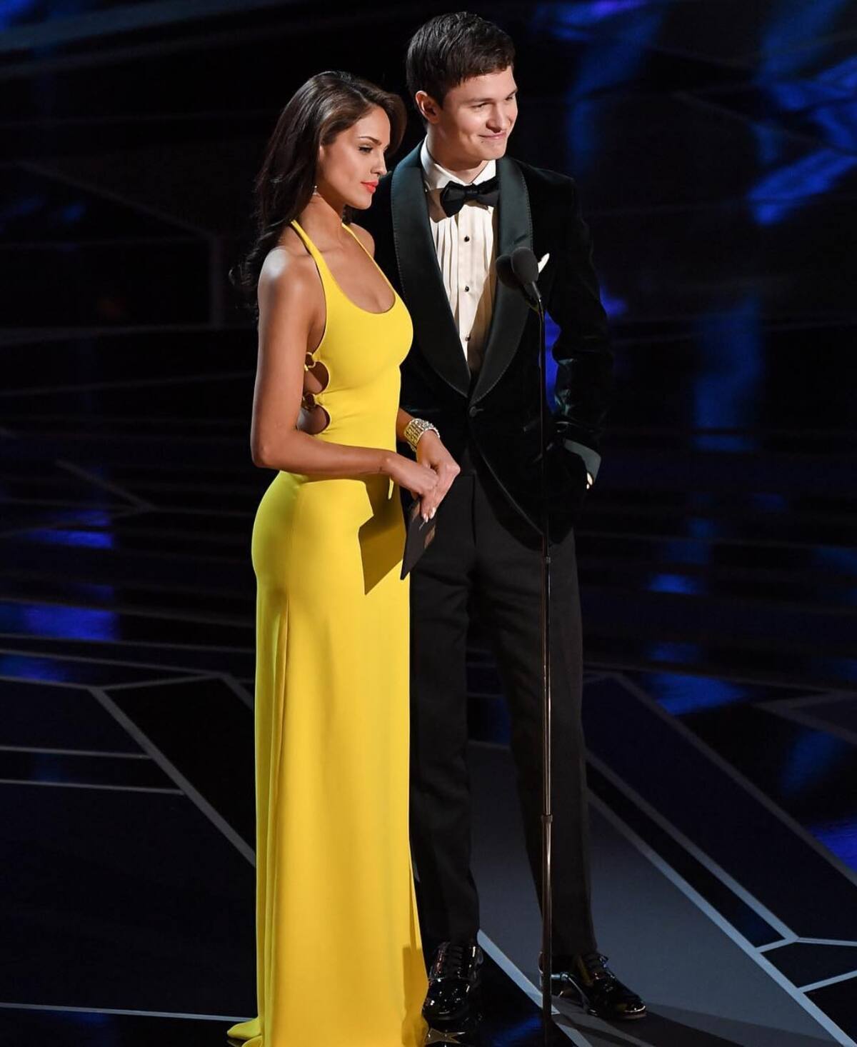 Las celebridades pueden elegir el diseño, pero sin romper el protocolo de vestimenta - Créditos: Instagram