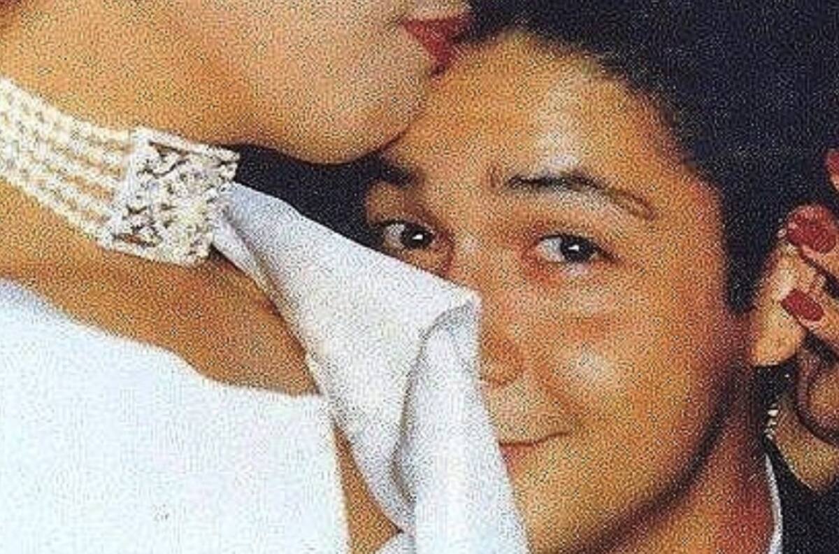 Las extrañas fotos de Selena Quintanilla vestida de novia que no corresponden con su boda secreta