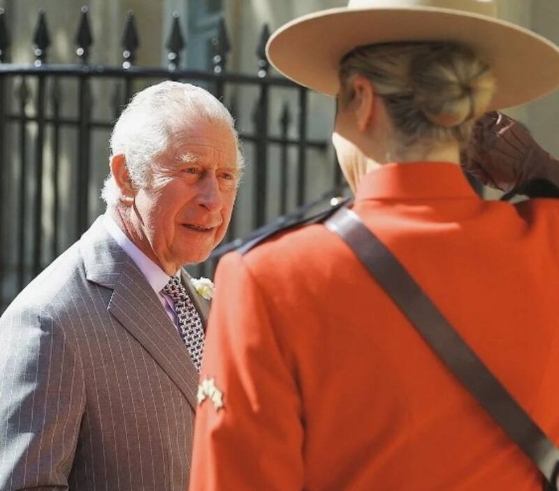 Las extravagancias del Príncipe Carlos en sus viajes llaman la atención. - Créditos: Instagram