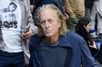 La foto de Michael Douglas con el pelo largo y aspecto descuidado que sorprendió a sus fans
