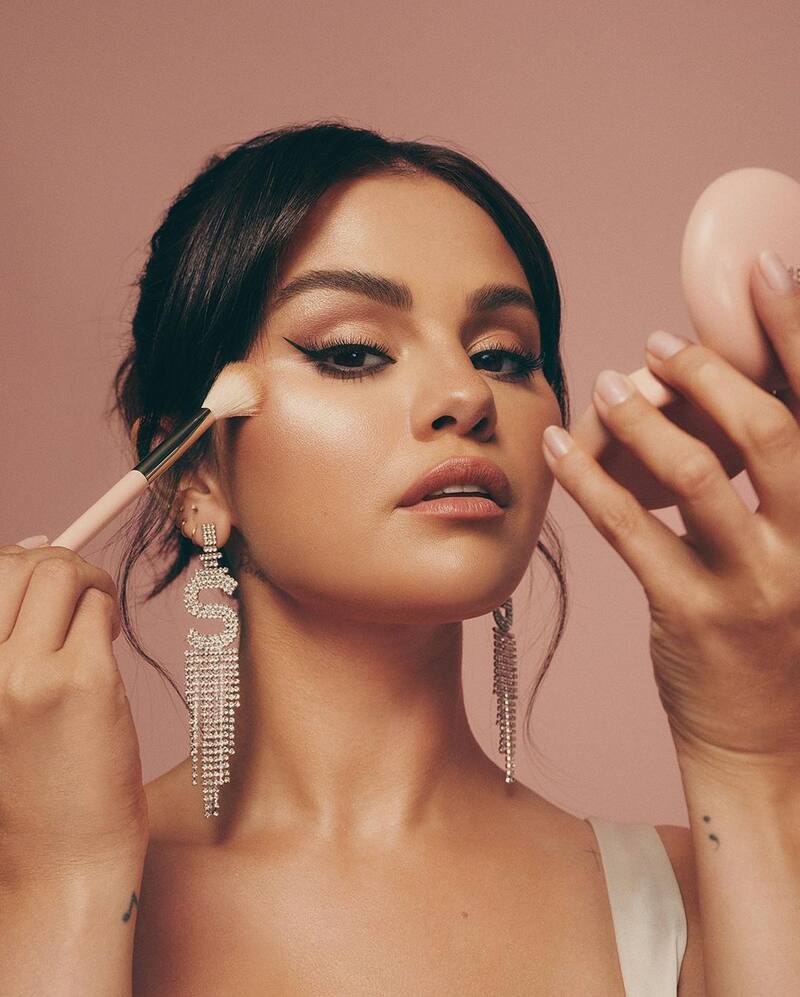 Las publicaciones pagadas para JLo y Selena Gomez rebasan el medio millón de dólares - Créditos: Instagram