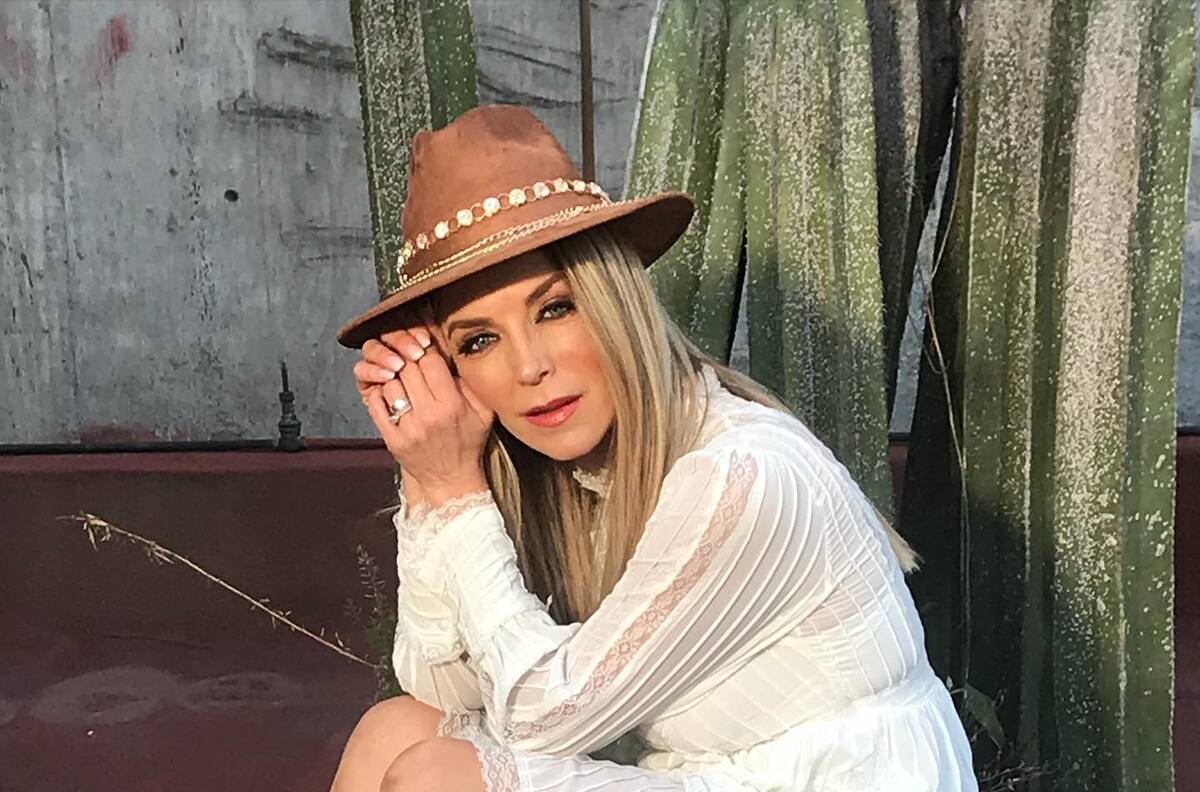 La foto de Laura Flores que ha desconcertado a los fans