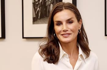 Reina Letizia luce joyas que mantuvo guardadas durante 18 años como un guiño al rey Felipe VI