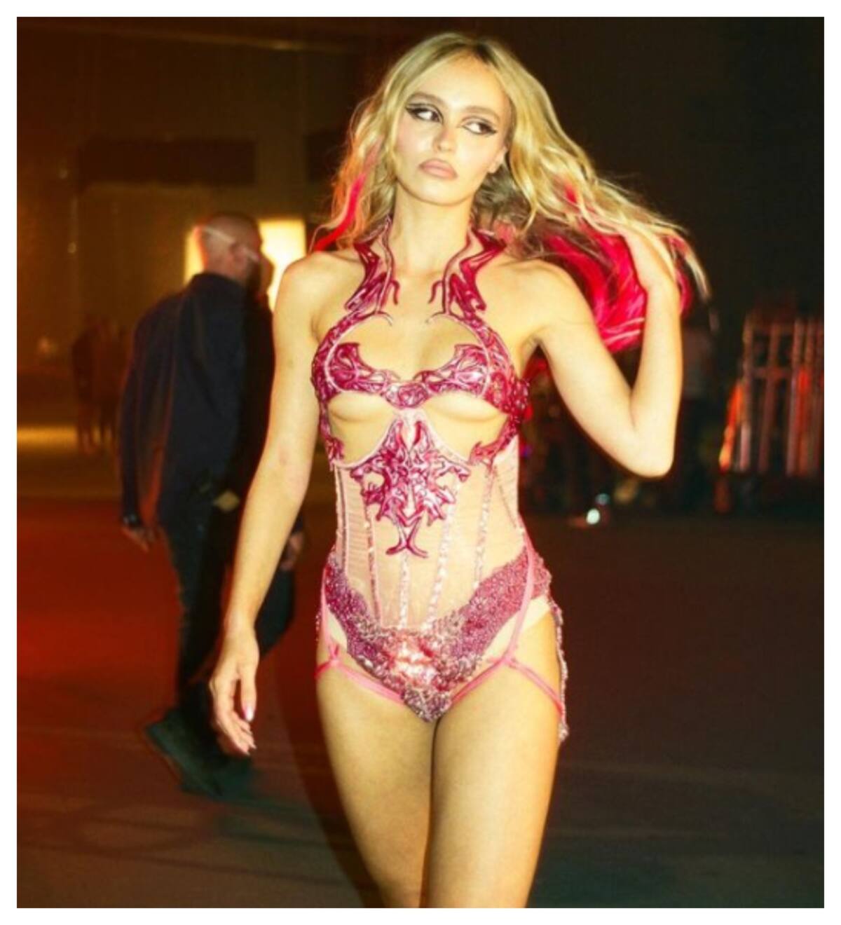 Lily-Rose Depp tiene 24 años y es aún joven para superar el impacto de un fracaso sonado como ha sido The Idol.