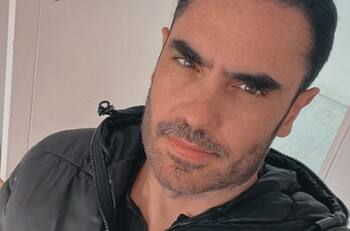 Lincoln Palomeque se muestra orgulloso tras escuchar a la maestra de su hijo Matías