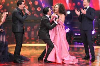 Cesia, ganadora de 'La Academia 20 años', recibe premios en el reality y en su natal Honduras