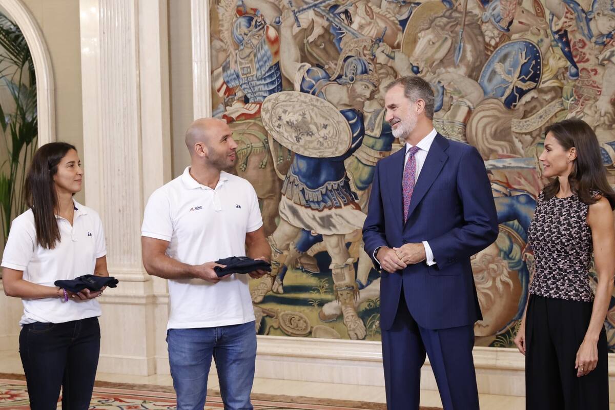 Los reyes de España tuvieron un encuentro deportivo y Letizia acaparó miradas - Créditos: Twitter