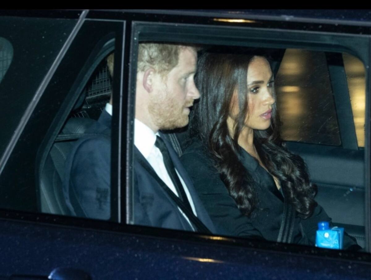 Los Sussex llegaron a Buckingham - Créditos: The Sun