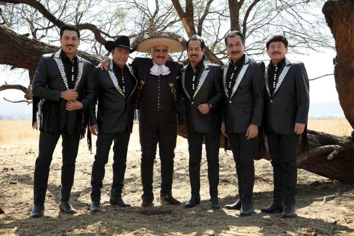 Los Tigres del Norte y Vicente Fernández eran muy cercanos - Créditos: Facebook
