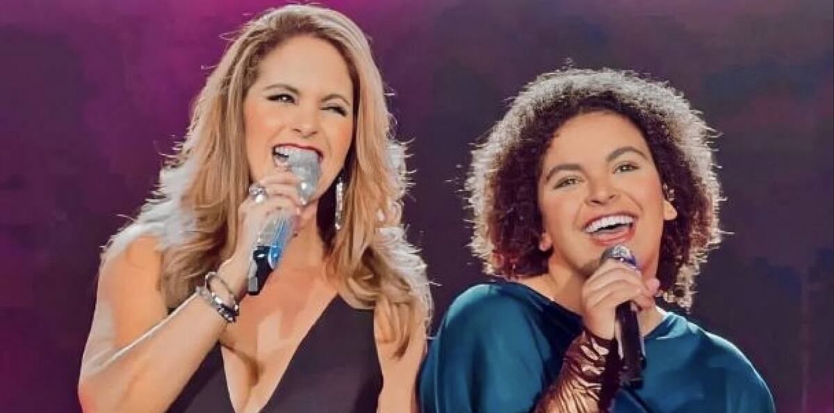 Lucerito en su debut en el teatro musical