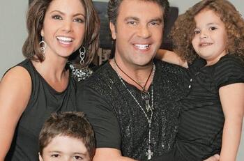 Lucero encierra en una foto dos generaciones familiares que la han fortalecido