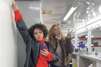 Así fueron los ensayos de Lucerito Mijares para la elogiada actuación con sus afamados papás