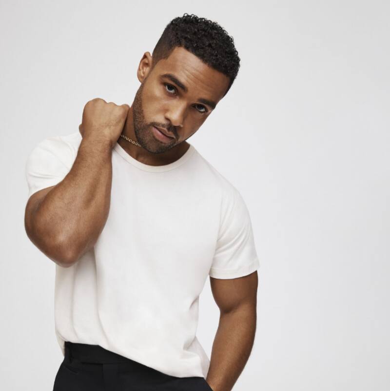 Lucien Laviscount se perfila como uno de los favoritos para interpretar al agente secreto - Créditos: Harpers Bazaar