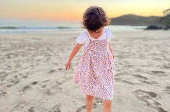 Ludwika Paleta posa con su hija en inédita foto para el Día de la Mujer