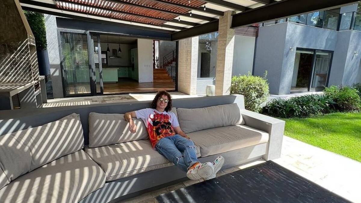 Así es la nueva y espaciosa casa que compró Luisito Comunica