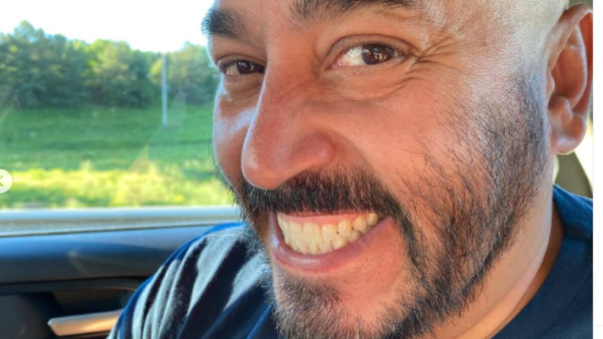 Lupillo Rivera es criticado por evidenciar a periodistas que esperaban en el aeropuerto