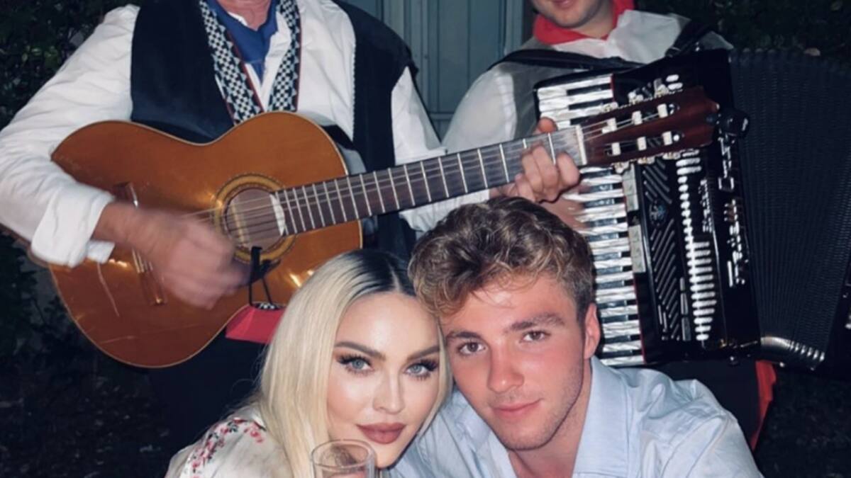 Madonna celebra a su hijo Rocco mientras se prepara para su cumpleaños 64