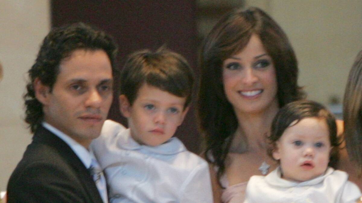 Marc Anthony el día del bautizo de sus hijos con Dayanara Torres. - Créditos: Instagram