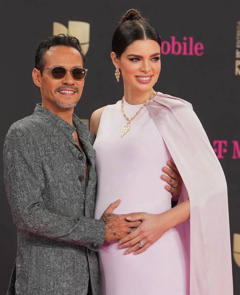 Marc Anthony luce cada día más enamorado de Nadia Ferreira - Créditos: Instagram