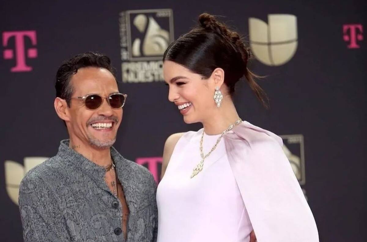 Nadia Ferreira deslumbra en su primera alfombra roja y luce pronunciado embarazo