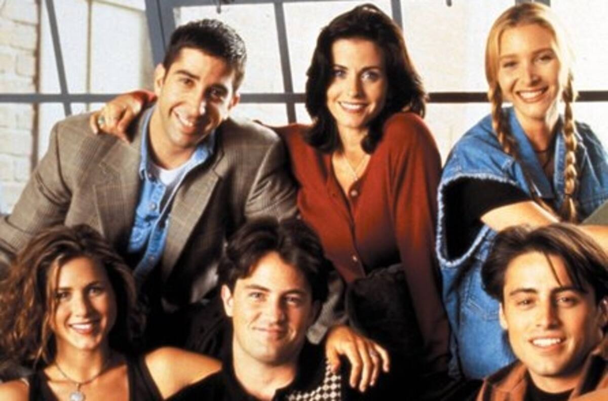 Uno de los protagonistas de 'Friends' luce irreconocible mientras va de compras
