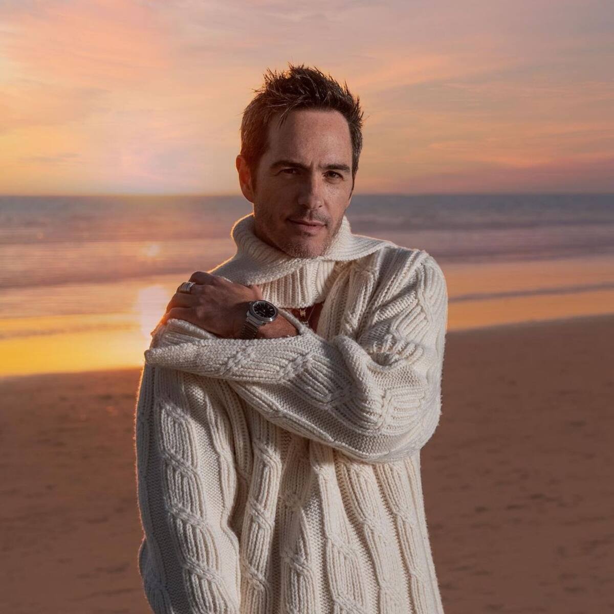 Mauricio Ochmann recibió severas críticas por su debut musical - Créditos: Instagram