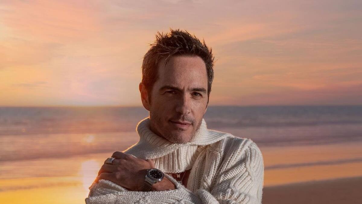 Mauricio Ochmann sufre con su debut musical; a fans no les gustó su entonación