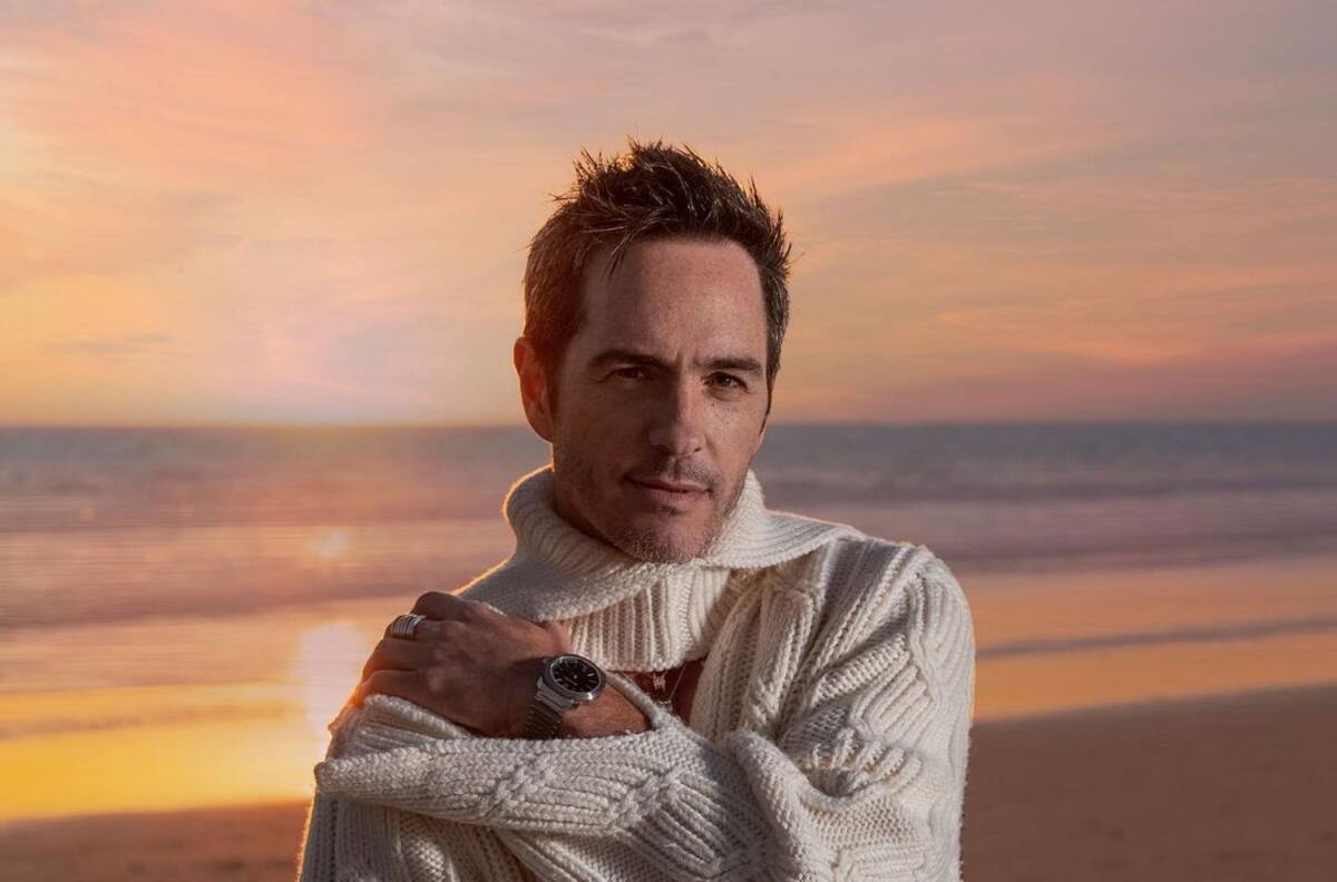 Mauricio Ochmann sufre con su debut musical; a fans no les gustó su entonación