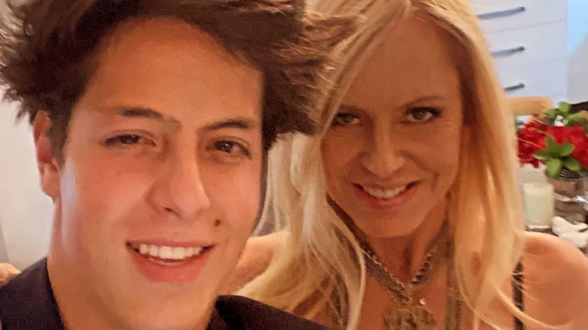 Tras vencer el cáncer, hijo de Cecilia Bolocco dedica parte de su vida a esta labor