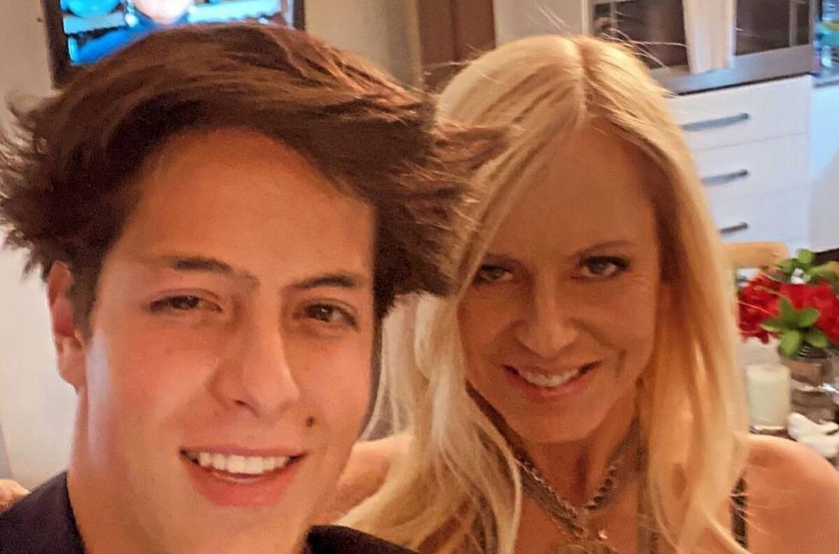 Tras vencer el cáncer, hijo de Cecilia Bolocco dedica parte de su vida a esta labor