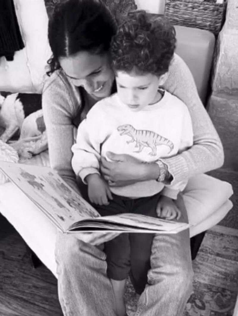 Meghan junto con su hijo Archie. - Créditos: Netflix